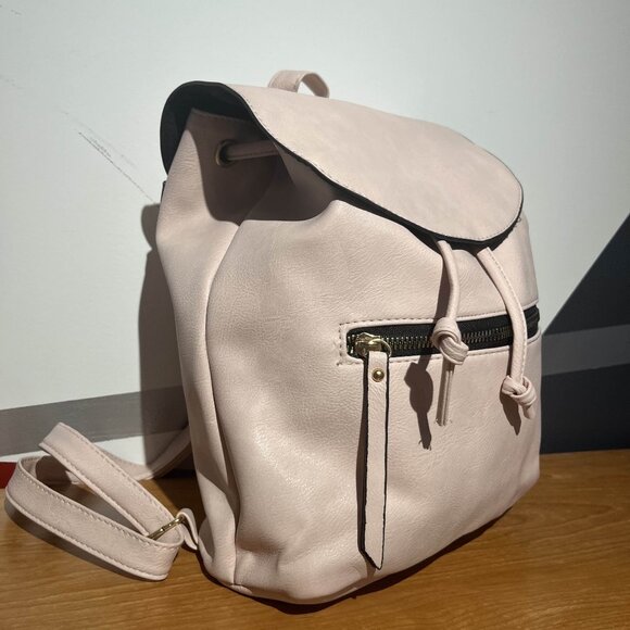 GREAT CONDITION~ Ardene Baby Pink Backpack - Picture 3 of 7